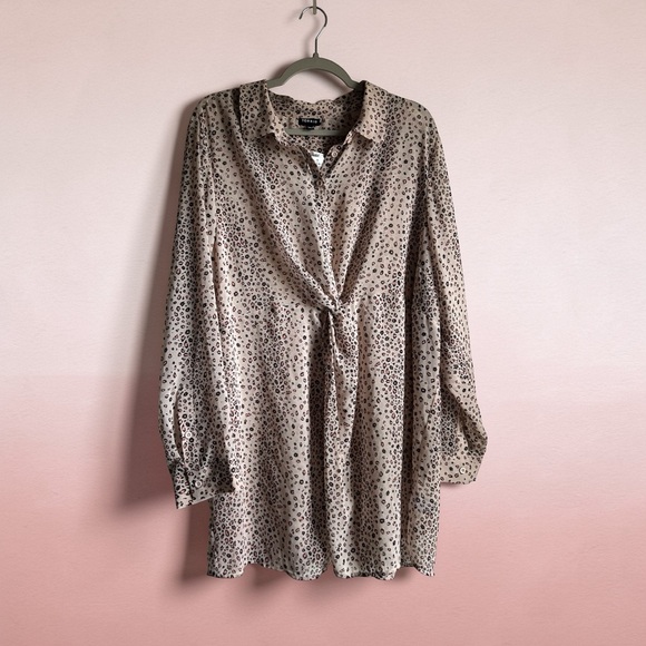 torrid Size 3 3X 22 Animal Print Blouse - Picture 4 of 12